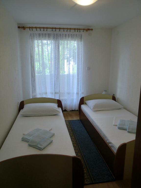 Apartments Markas Малинска Экстерьер фото